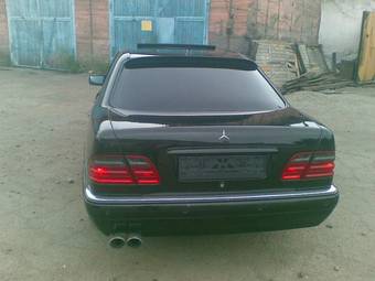 1998 Mercedes-Benz E-Class Pictures