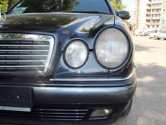 1998 Mercedes-Benz E-Class Photos