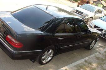 1998 Mercedes-Benz E-Class Pictures