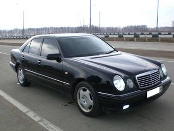 1998 Mercedes-Benz E-Class Photos