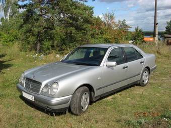 1998 Mercedes-Benz E-Class Pictures