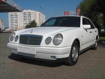 1998 Mercedes-Benz E-Class Photos