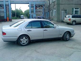 1998 Mercedes-Benz E-Class Pictures