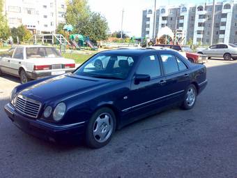 1998 Mercedes-Benz E-Class Photos