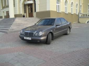 1998 Mercedes-Benz E-Class Photos