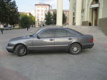 1998 Mercedes-Benz E-Class Pictures