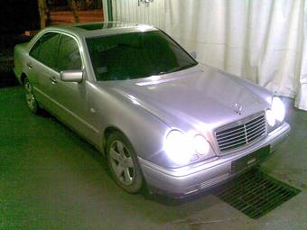 1998 Mercedes-Benz E-Class Photos