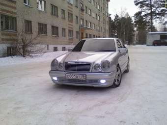 1999 Mercedes-Benz E-Class Photos