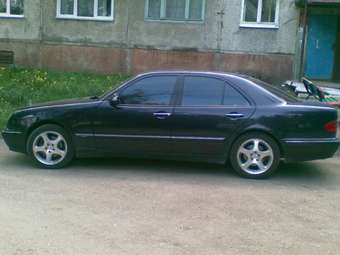 1999 Mercedes-Benz E-Class Pictures