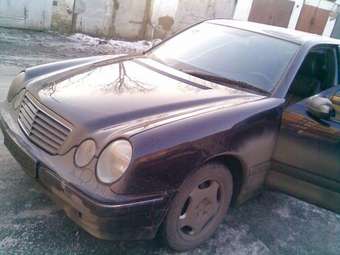 1999 Mercedes-Benz E-Class Pictures