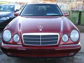1999 Mercedes-Benz E-Class Pictures