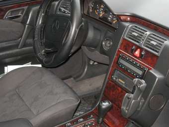 1999 Mercedes-Benz E-Class Pictures
