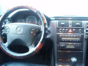 1999 Mercedes-Benz E-Class Pictures