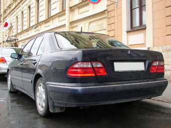 1999 Mercedes-Benz E-Class Pictures