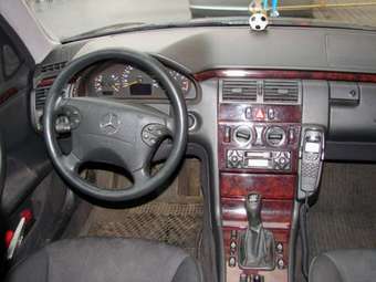 1999 Mercedes-Benz E-Class Photos