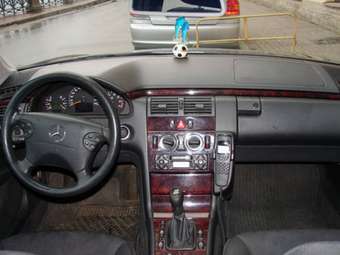 1999 Mercedes-Benz E-Class Photos