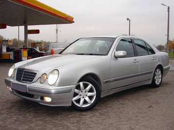 1999 Mercedes-Benz E-Class Pictures