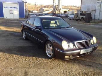 1999 Mercedes-Benz E-Class Photos