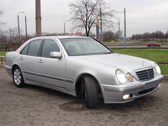 1999 Mercedes-Benz E-Class Photos