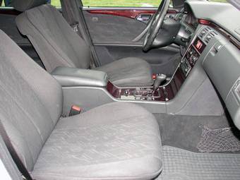 1999 Mercedes-Benz E-Class Pictures