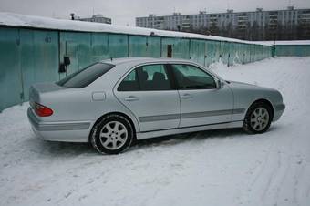 1999 Mercedes-Benz E-Class Photos