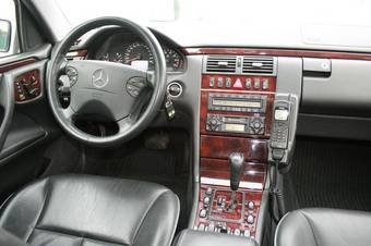 1999 Mercedes-Benz E-Class Pictures