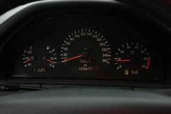 1999 Mercedes-Benz E-Class Photos