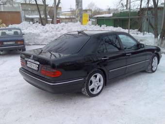 1999 Mercedes-Benz E-Class Photos