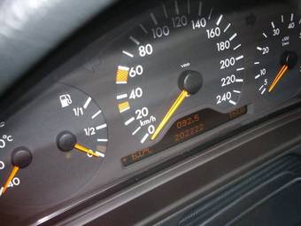 1999 Mercedes-Benz E-Class Pictures