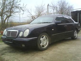 1999 Mercedes-Benz E-Class Pictures