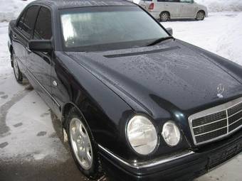 1999 Mercedes-Benz E-Class Pictures