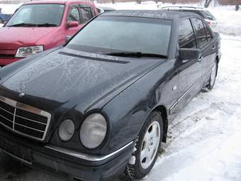 1999 Mercedes-Benz E-Class Photos