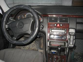 1999 Mercedes-Benz E-Class Photos