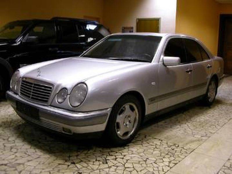 1999 Mercedes-Benz E-Class