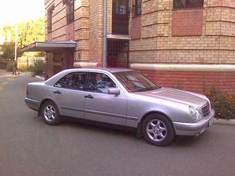 1999 Mercedes-Benz E-Class Photos