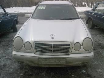 1999 Mercedes-Benz E-Class Pictures