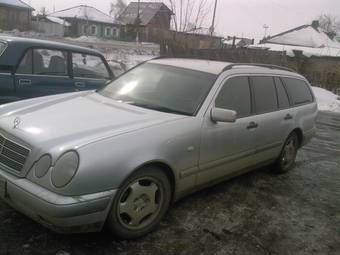 1999 Mercedes-Benz E-Class Photos