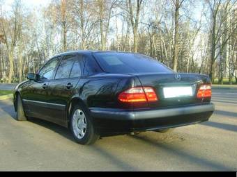 1999 Mercedes-Benz E-Class Pictures