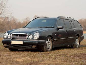 1999 Mercedes-Benz E-Class Photos