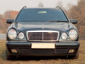 1999 Mercedes-Benz E-Class Photos