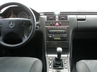 1999 Mercedes-Benz E-Class Photos