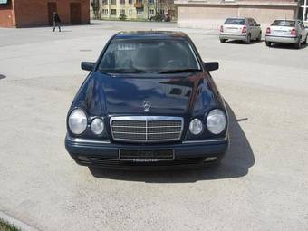1999 Mercedes-Benz E-Class Pictures