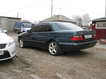 1999 Mercedes-Benz E-Class Pictures