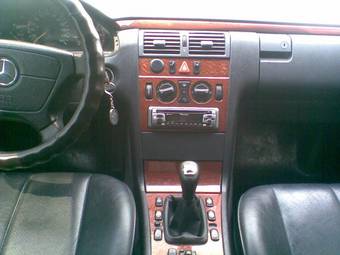 1999 Mercedes-Benz E-Class Photos
