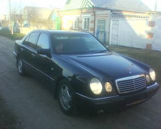 1999 Mercedes-Benz E-Class Pictures