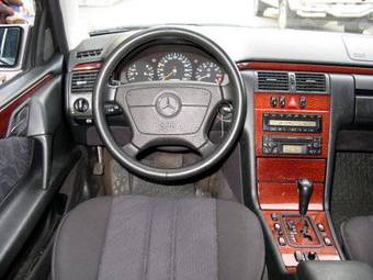 1999 Mercedes-Benz E-Class Pictures