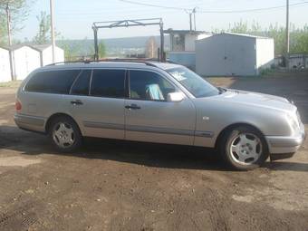 1999 Mercedes-Benz E-Class Pictures