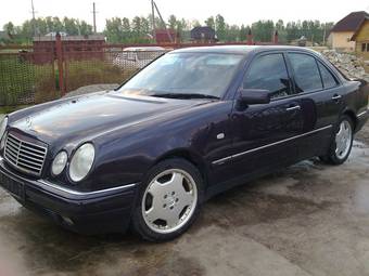 1999 Mercedes-Benz E-Class Photos