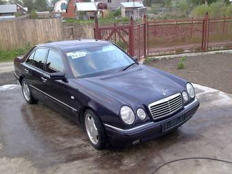 1999 Mercedes-Benz E-Class Pictures