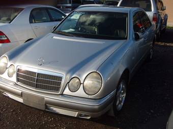 1999 Mercedes-Benz E-Class Photos